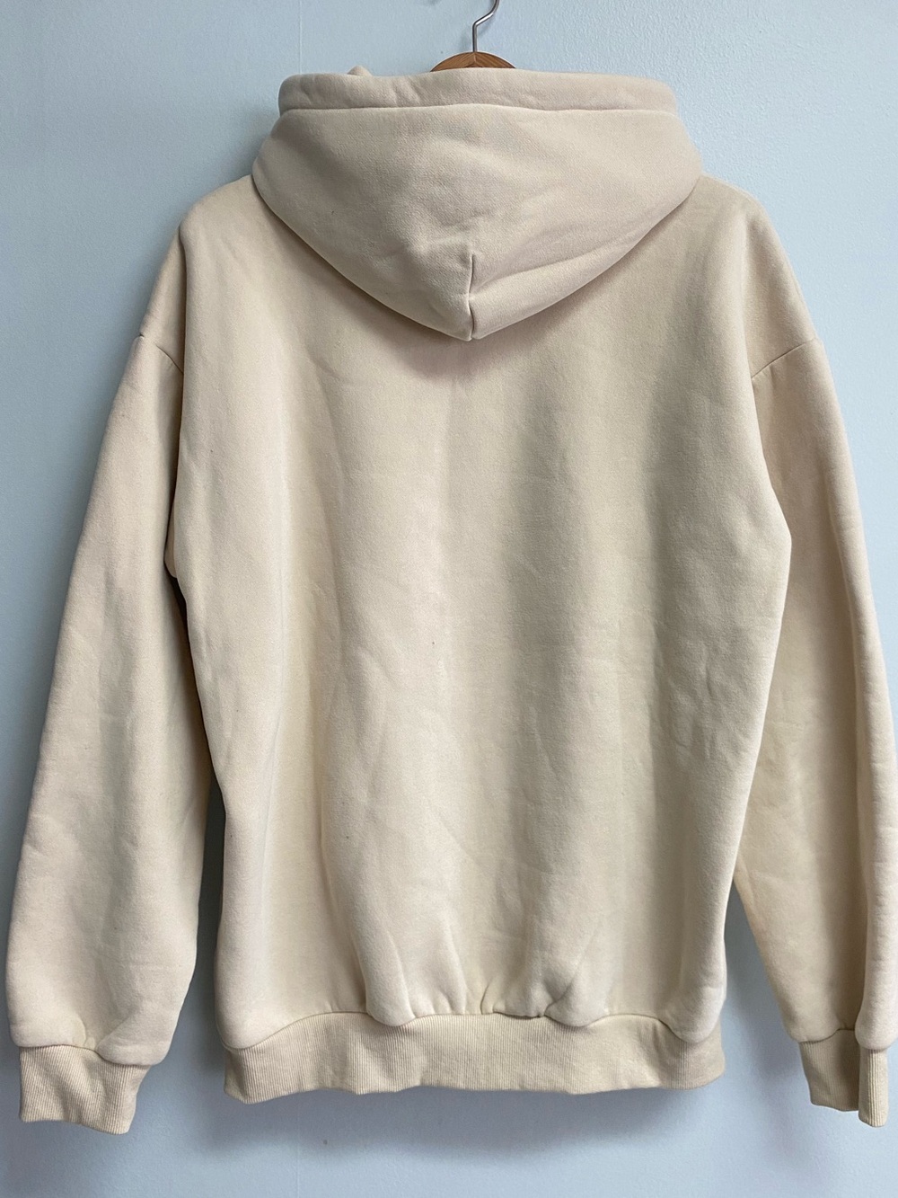 LIKE NEW COMFRT HOODIE - LARGE - Picture 6 of 8